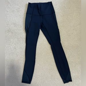 Lululemon leggings size 6, navy color with mesh